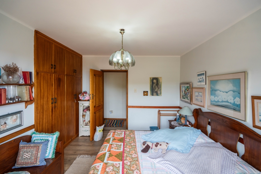 7 Bedroom Property for Sale in West Beach Eastern Cape